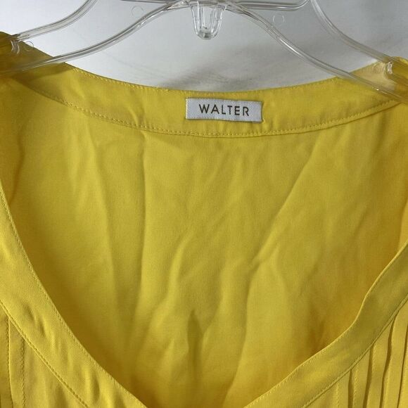 Walter Blouse Womens XS Yellow Short Sleeve Pleated Ruffle VNeck Button Up Silky - Picture 5 of 6